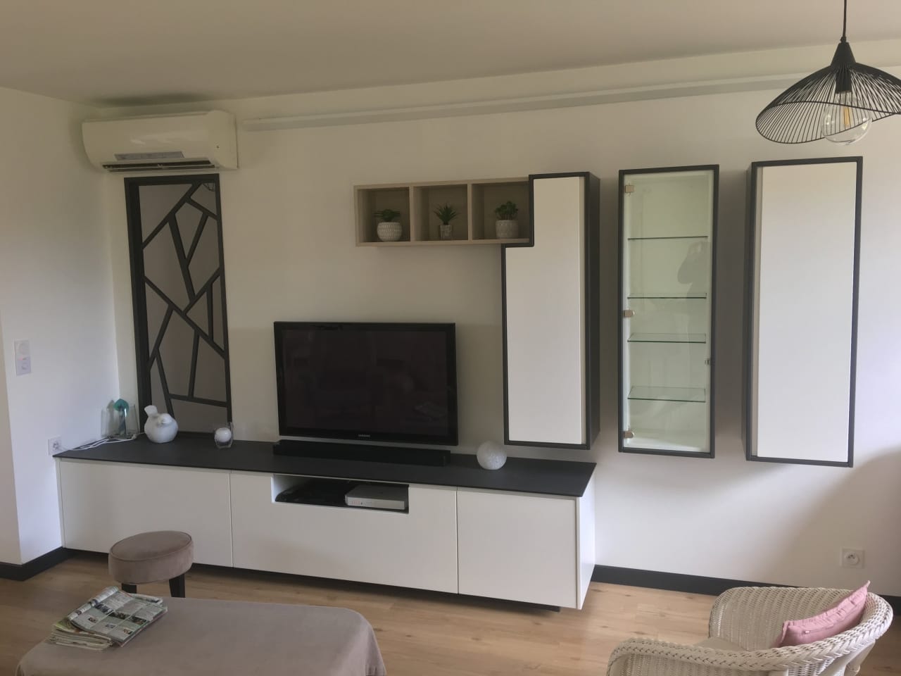 Aménagement d&rsquo;un salon avec rangement