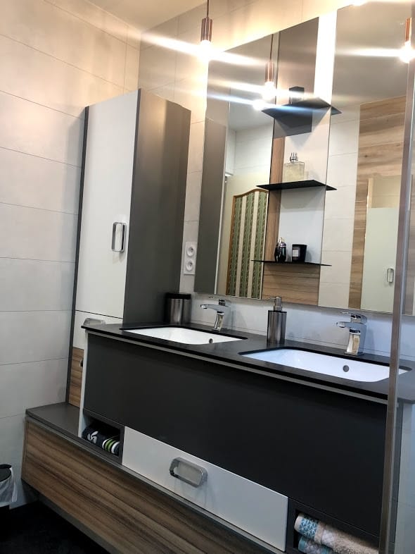 Salle de bain posée à CHANGÉ - Lavaleur