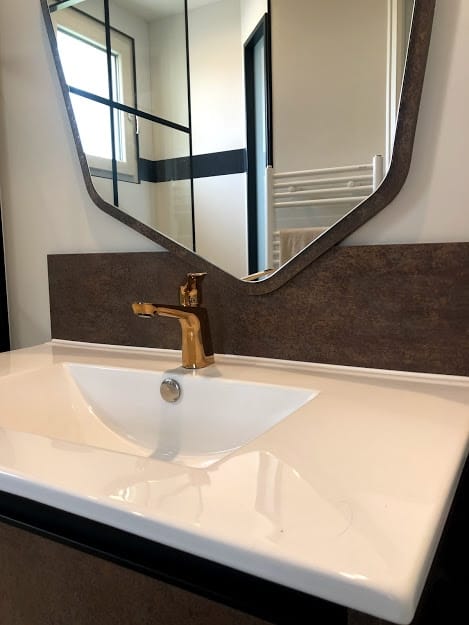Salle d&rsquo;eau dans une suite parentale à Changé - Lavaleur
